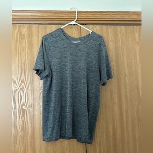 Lululemon gray shirt sleeve shirt